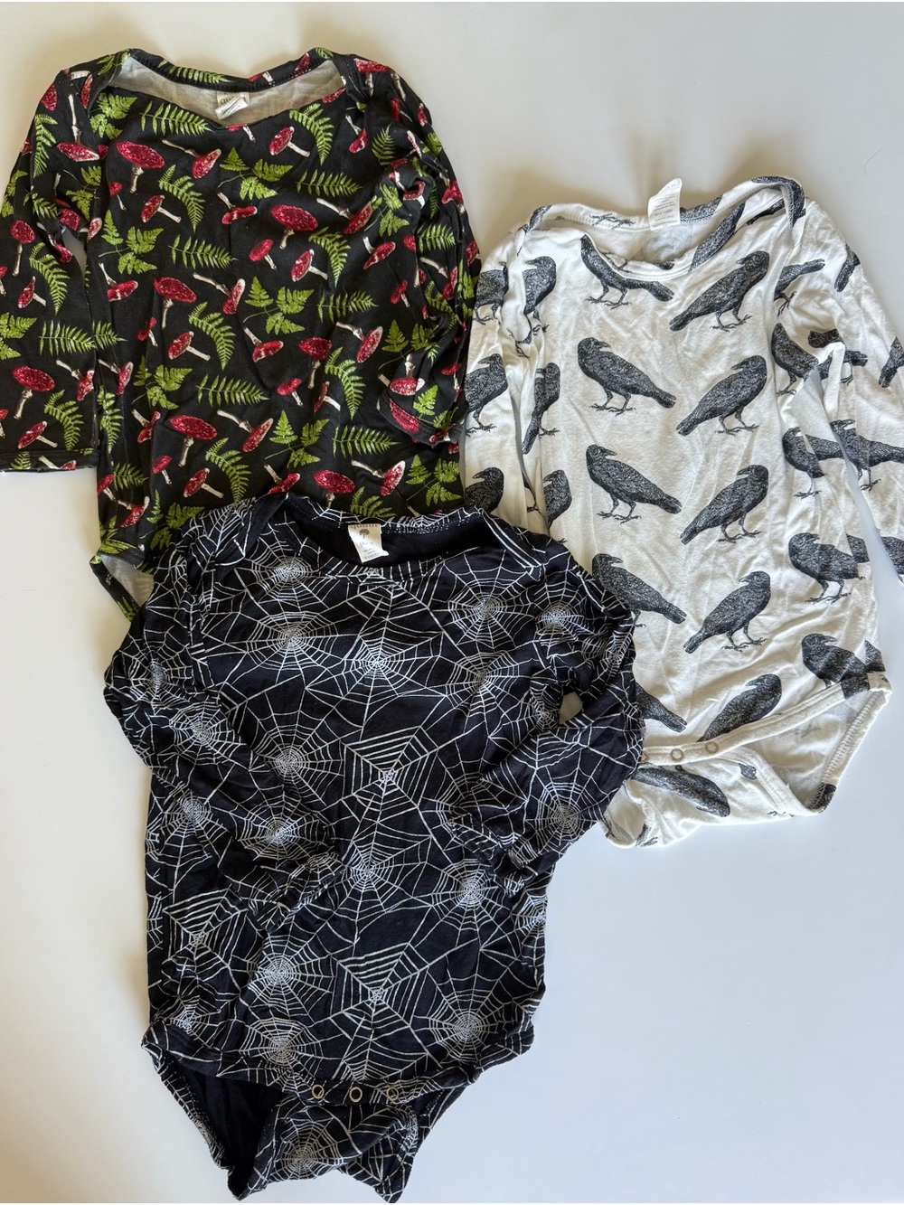 kate quinn Kids Three-Pack Long-Sleeve Bodysuits - Black, White & Green
